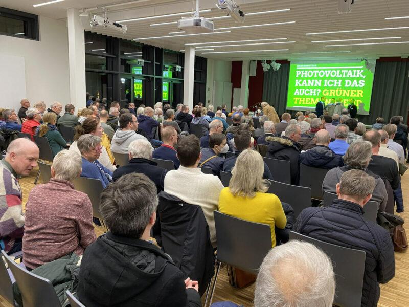 Bis auf den letzten Platz besetzt war der Barsbütteler Rathaussaal beim Grünen Themenabend „Photovoltaik – kann ich das auch?“.
